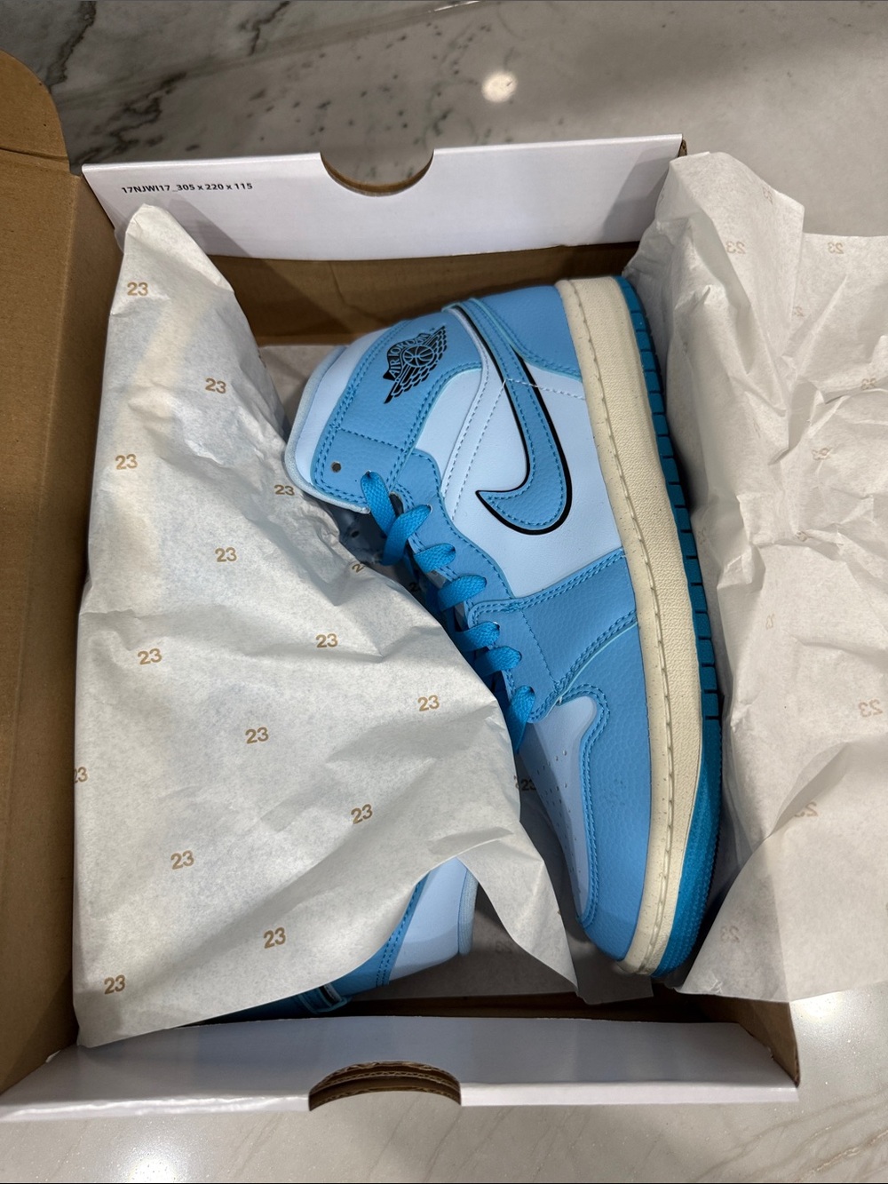 NWB Nike Air Jordan 1 Mid SE Ice Blue